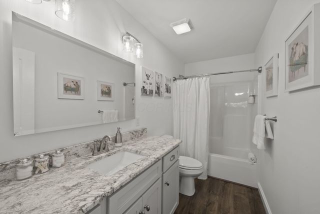 512 Greenacre Circle, Howard, OH 43028