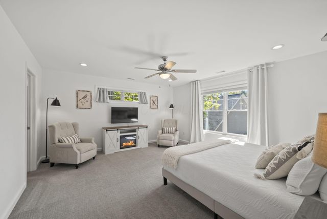 512 Greenacre Circle, Howard, OH 43028