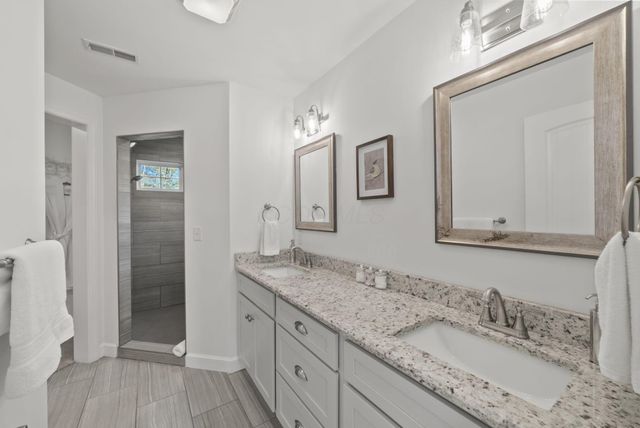 512 Greenacre Circle, Howard, OH 43028