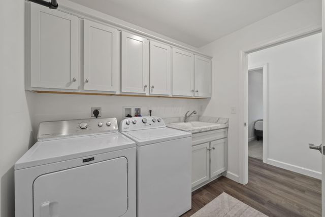 512 Greenacre Circle, Howard, OH 43028