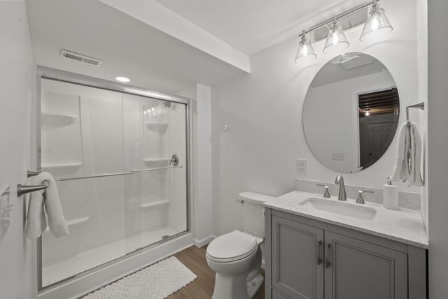 512 Greenacre Circle, Howard, OH 43028