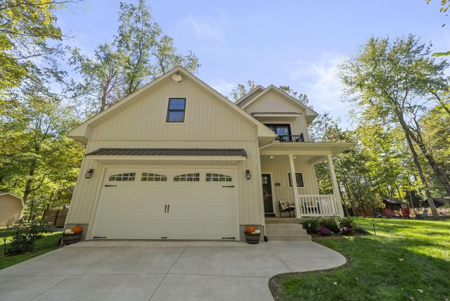 512 Greenacre Circle, Howard, OH 43028