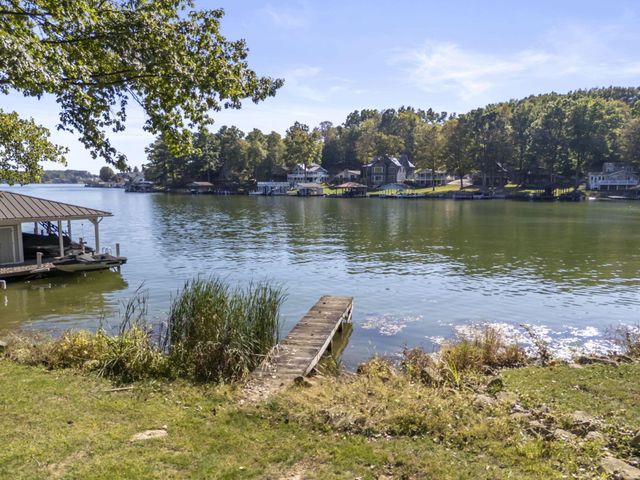 512 Greenacre Circle, Howard, OH 43028