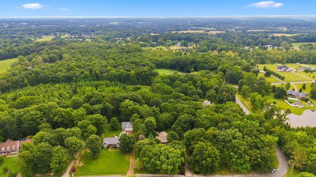 5038 Windland Dr, Springfield, TN 37172
