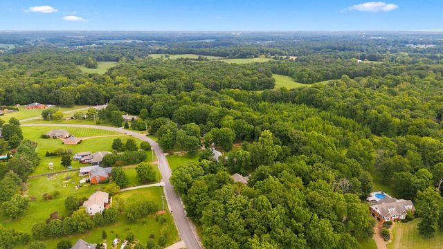 5038 Windland Dr, Springfield, TN 37172