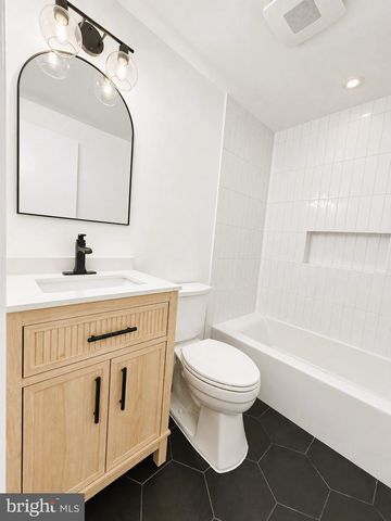 11906 HENRY FLEET DR, Potomac, MD 20854