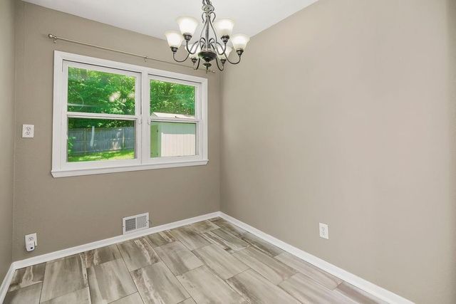2620 NE 56th Terrace, Gladstone, MO 64118