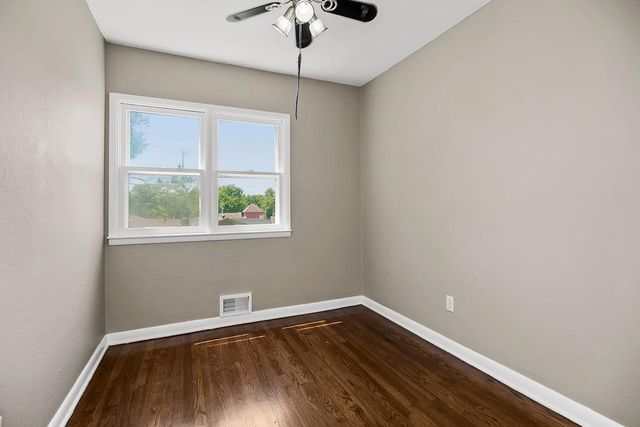 2620 NE 56th Terrace, Gladstone, MO 64118