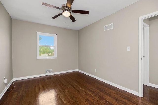 2620 NE 56th Terrace, Gladstone, MO 64118