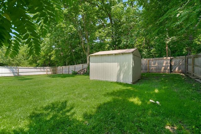 2620 NE 56th Terrace, Gladstone, MO 64118