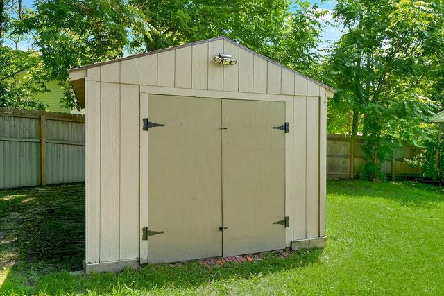 2620 NE 56th Terrace, Gladstone, MO 64118