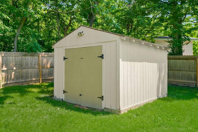 2620 NE 56th Terrace, Gladstone, MO 64118