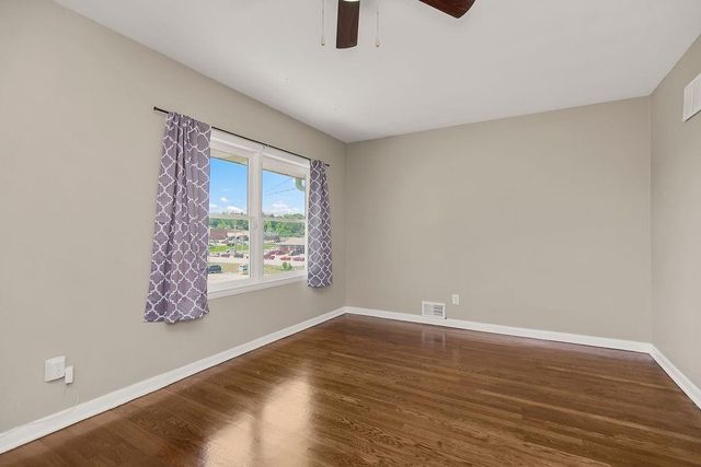 2620 NE 56th Terrace, Gladstone, MO 64118
