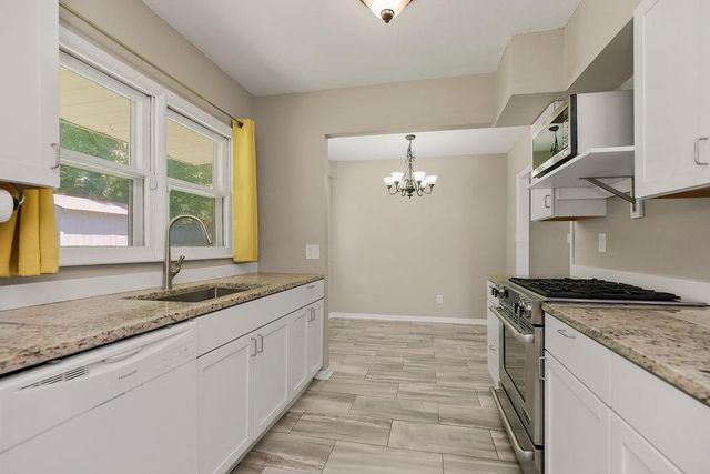 2620 NE 56th Terrace, Gladstone, MO 64118
