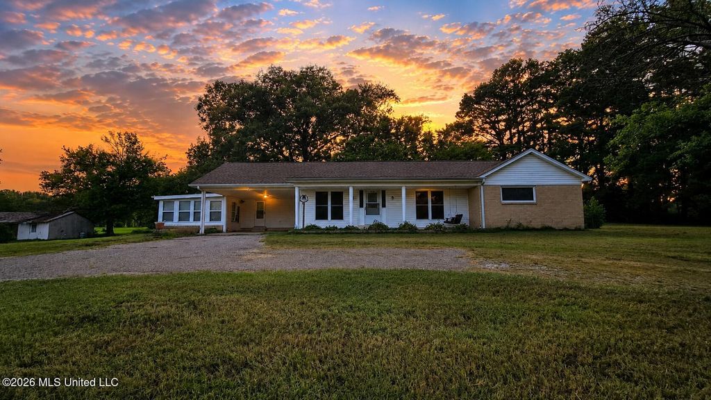 35 Highway 301, Lake Cormorant, MS 38641 — photo 2