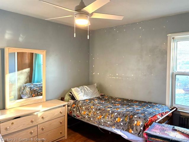 7592 Ready Avenue, Warren, MI 48091