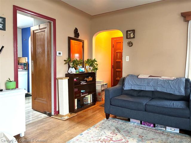 7592 Ready Avenue, Warren, MI 48091