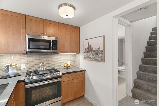 3710 SW 106th Street, Seattle, WA 98146