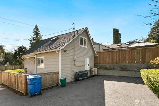 3710 SW 106th Street, Seattle, WA 98146