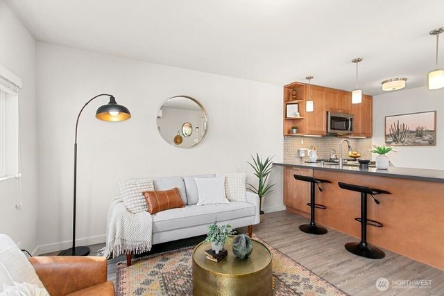 3710 SW 106th Street, Seattle, WA 98146