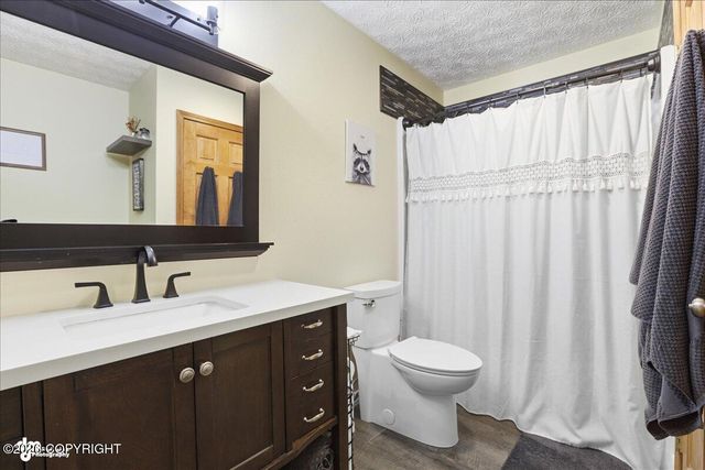 18643 N Lowrie Loop, Eagle River, AK 99577