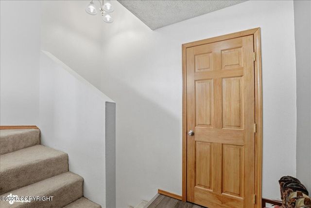 18643 N Lowrie Loop, Eagle River, AK 99577