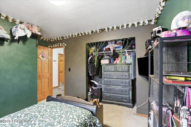 18643 N Lowrie Loop, Eagle River, AK 99577