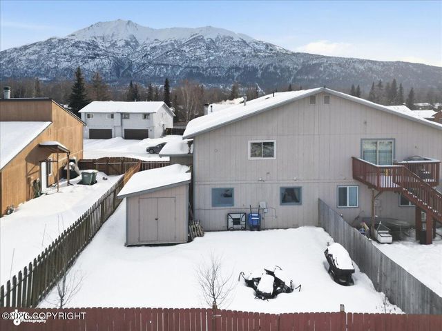 18643 N Lowrie Loop, Eagle River, AK 99577