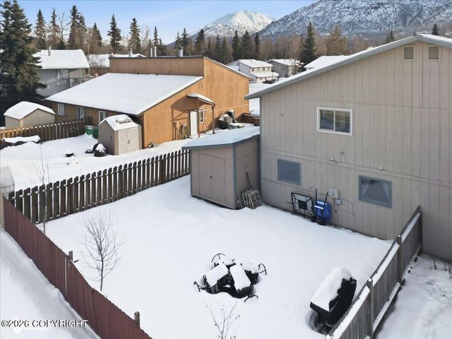 18643 N Lowrie Loop, Eagle River, AK 99577