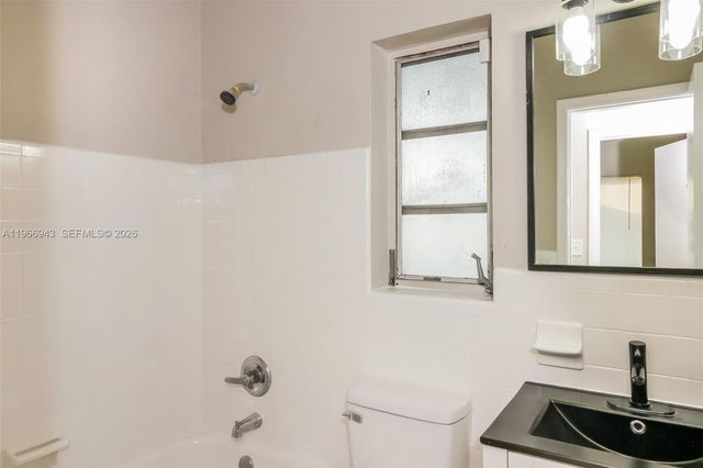 3010 NW 187th St, Miami Gardens, FL 33056