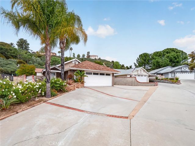 22825 Fir Court, Saugus, CA 91390