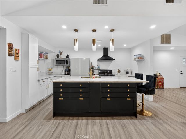 22825 Fir Court, Saugus, CA 91390