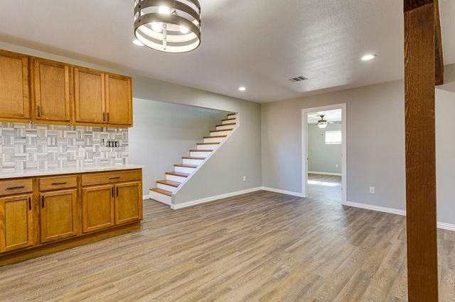 2725 Livingston Avenue, Fort Worth, TX 76110