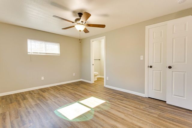 2725 Livingston Avenue, Fort Worth, TX 76110