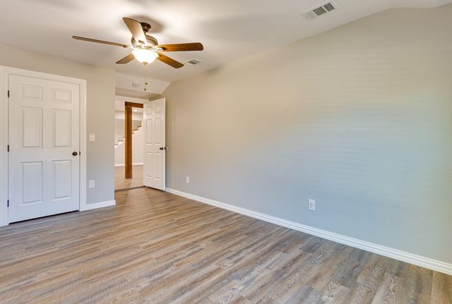 2725 Livingston Avenue, Fort Worth, TX 76110