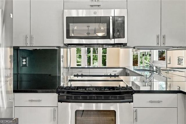 26 Ridgemere Trace, Sandy Springs, GA 30328