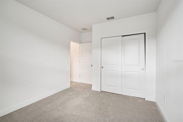 811 SUNSHOWER DRIVE, Lady Lake, FL 32159