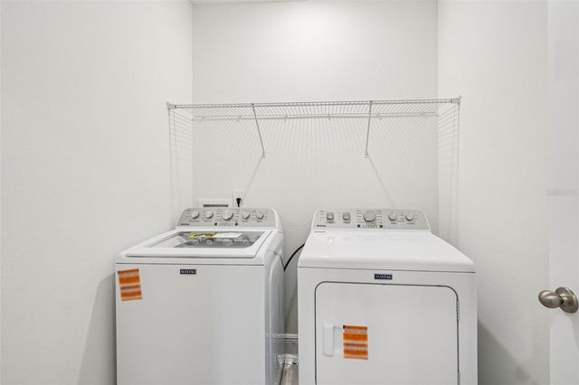 811 SUNSHOWER DRIVE, Lady Lake, FL 32159