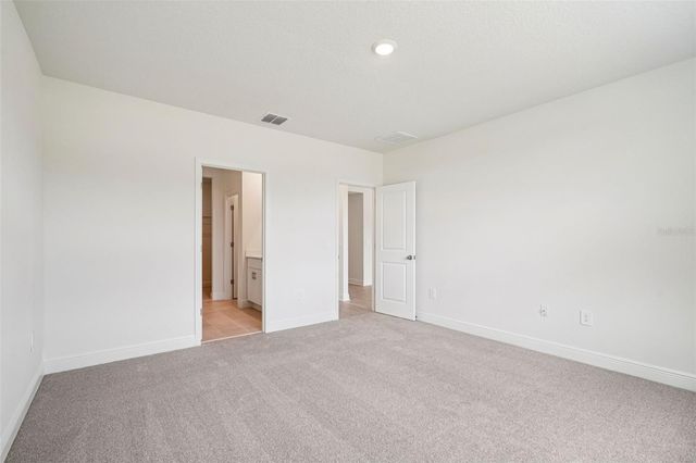 811 SUNSHOWER DRIVE, Lady Lake, FL 32159