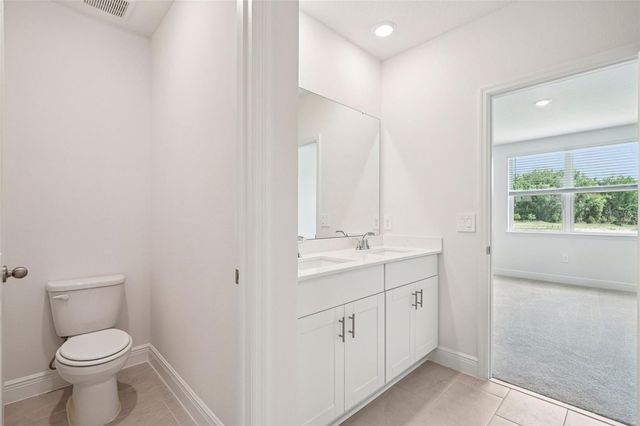 811 SUNSHOWER DRIVE, Lady Lake, FL 32159