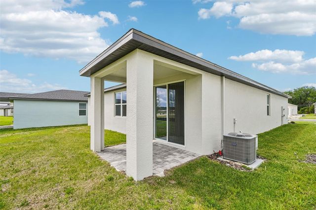 811 SUNSHOWER DRIVE, Lady Lake, FL 32159