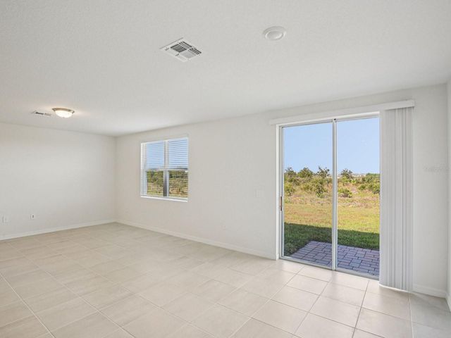 811 SUNSHOWER DRIVE, Lady Lake, FL 32159