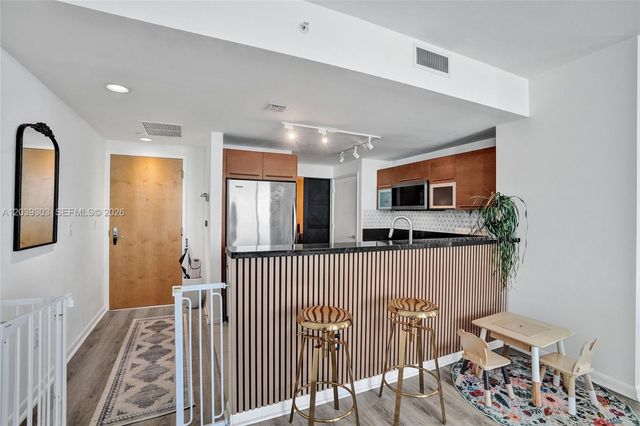 244 Biscayne Boulevard 3409, Miami, FL 33132
