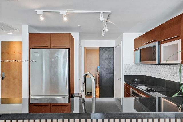 244 Biscayne Boulevard 3409, Miami, FL 33132