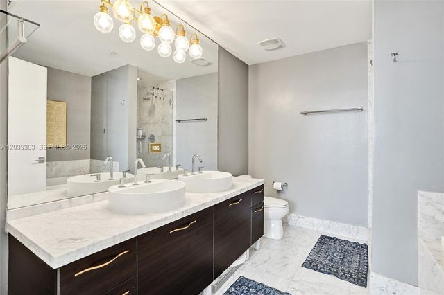244 Biscayne Boulevard 3409, Miami, FL 33132