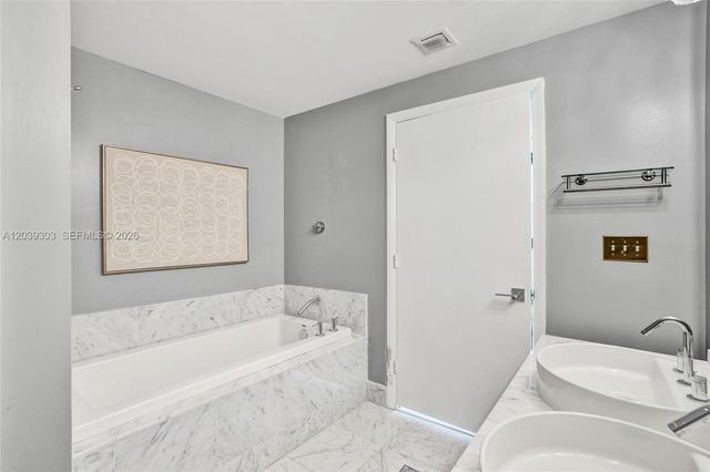 244 Biscayne Boulevard 3409, Miami, FL 33132