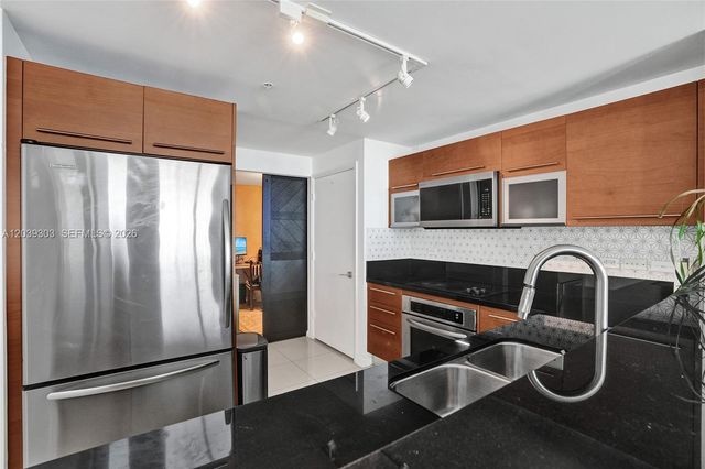 244 Biscayne Boulevard 3409, Miami, FL 33132