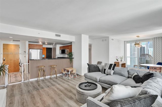 244 Biscayne Boulevard 3409, Miami, FL 33132