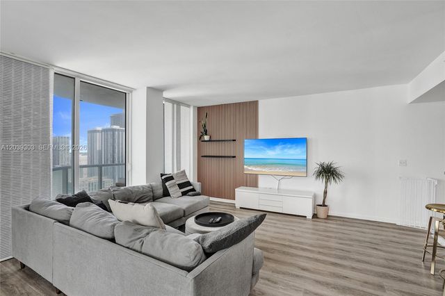 244 Biscayne Boulevard 3409, Miami, FL 33132