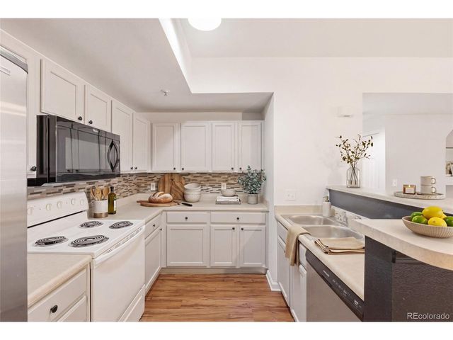 14319 E Grand Dr BLDG 14-167, Aurora, CO 80015